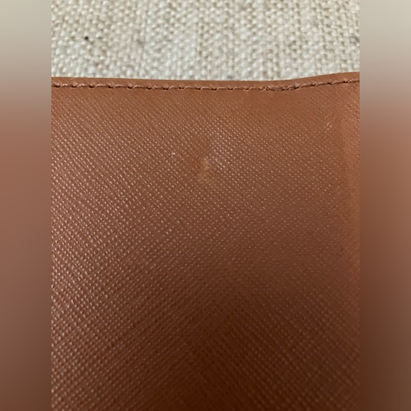 Michael kors leather iPad or tablet case - Picture 7 of 8